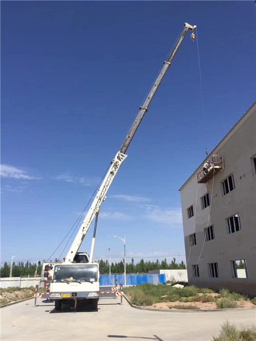 右玉县“轻装强干”—— 吊车的 “轻量化臂架” 技术